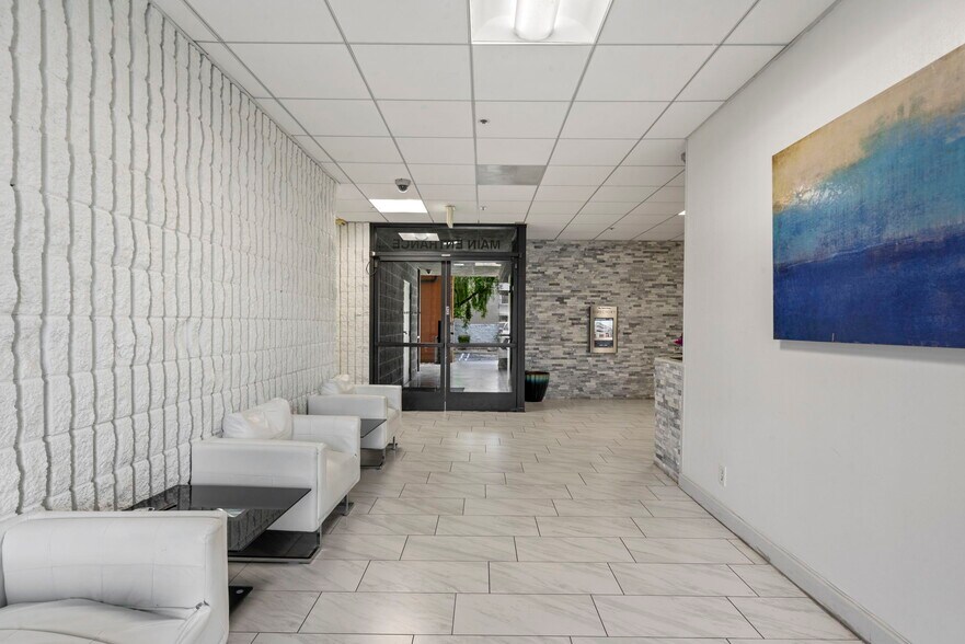 More Photos Of 28720 Roadside Dr, Agoura Hills Office For Lease