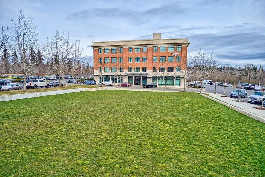 More Photos Of 2219 Rimland Dr, Bellingham Office For Lease