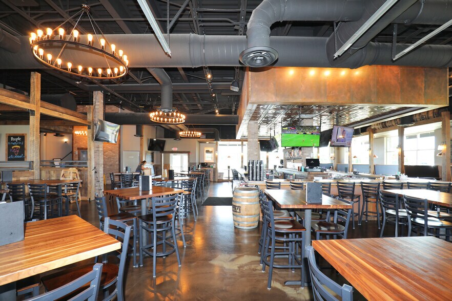 More Photos Of 1710 Crossings Blvd, Shakopee Restaurant For Sale