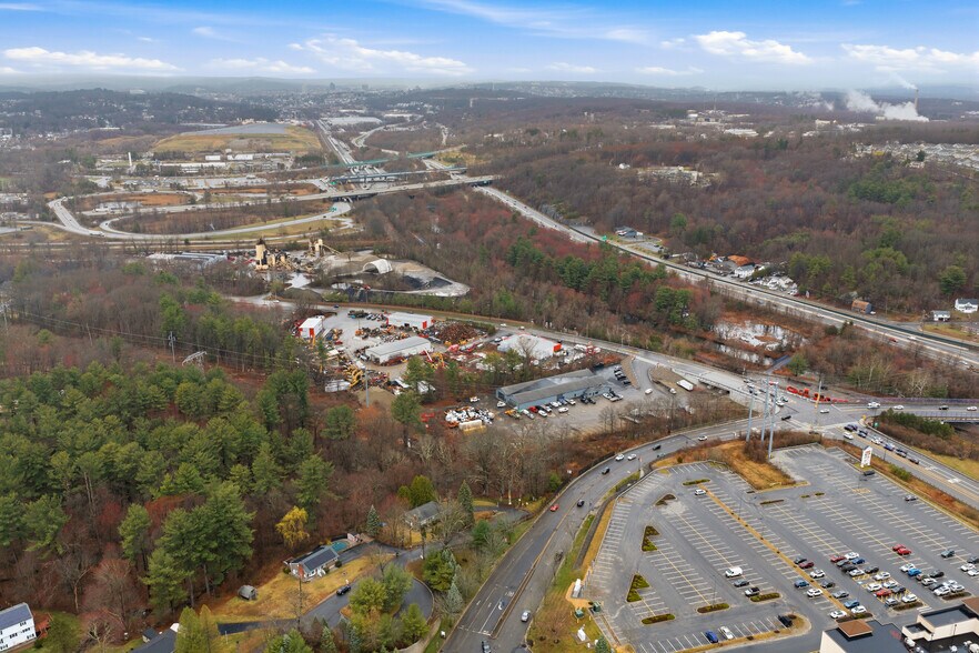 More Photos Of 11 Mccracken Rd, Millbury Warehouse For Lease