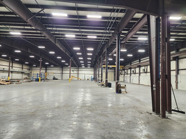 More Photos Of 1011 Industrial Ct, Moscow Mills Warehouse For Lease