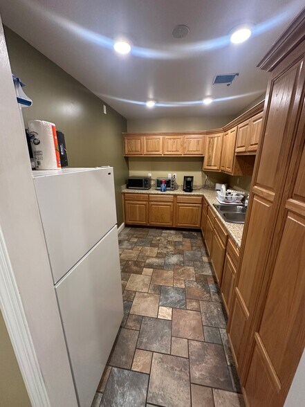 More Photos Of 2213 Filmore Rd, Memphis Industrial For Sale