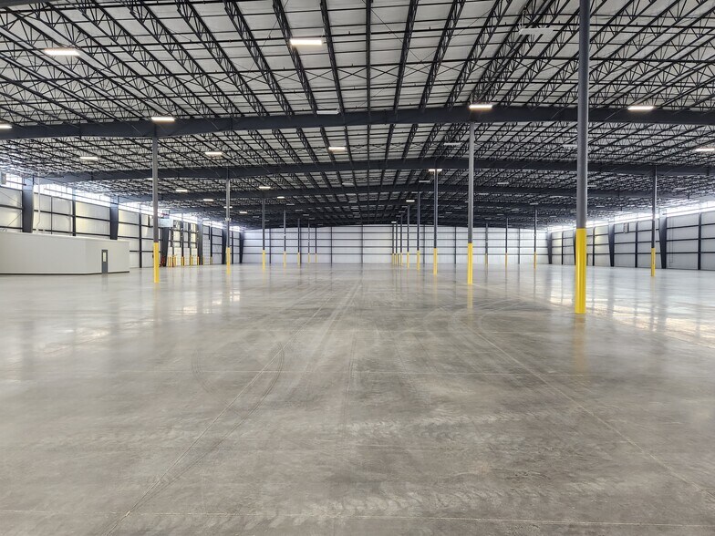 More Photos Of 173 Technology Way, Bowling Green Distribution For Sale