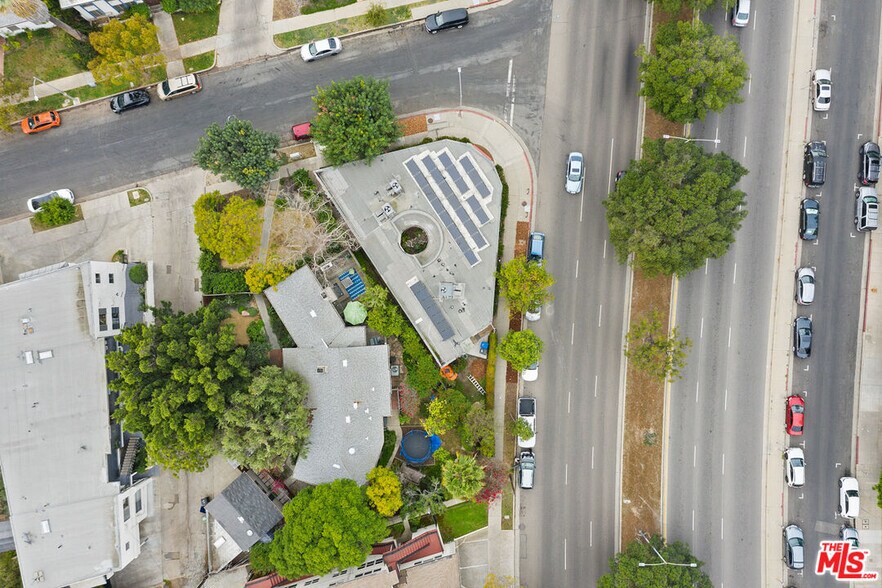 More Photos Of 5880 San Vicente Blvd, Los Angeles Office Residential For Lease