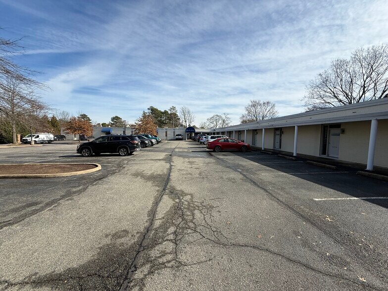 More Photos Of 5500 Monument Ave, Richmond Medical For Lease