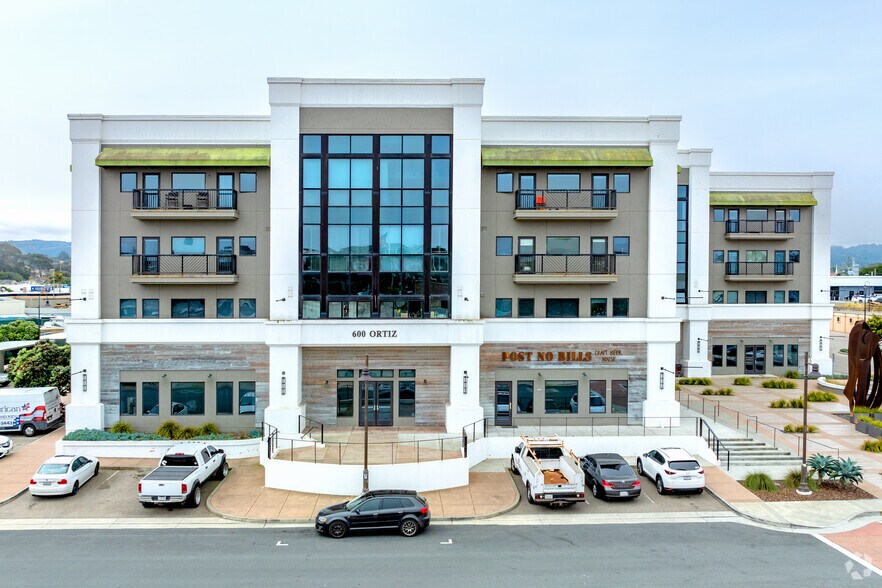 More Photos Of 600 Ortiz Ave, Sand City Apartments For Lease