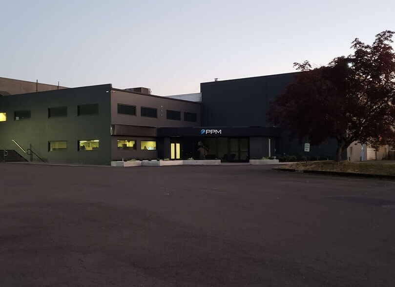 More Photos Of 500 E Illinois St, Newberg Manufacturing For Lease
