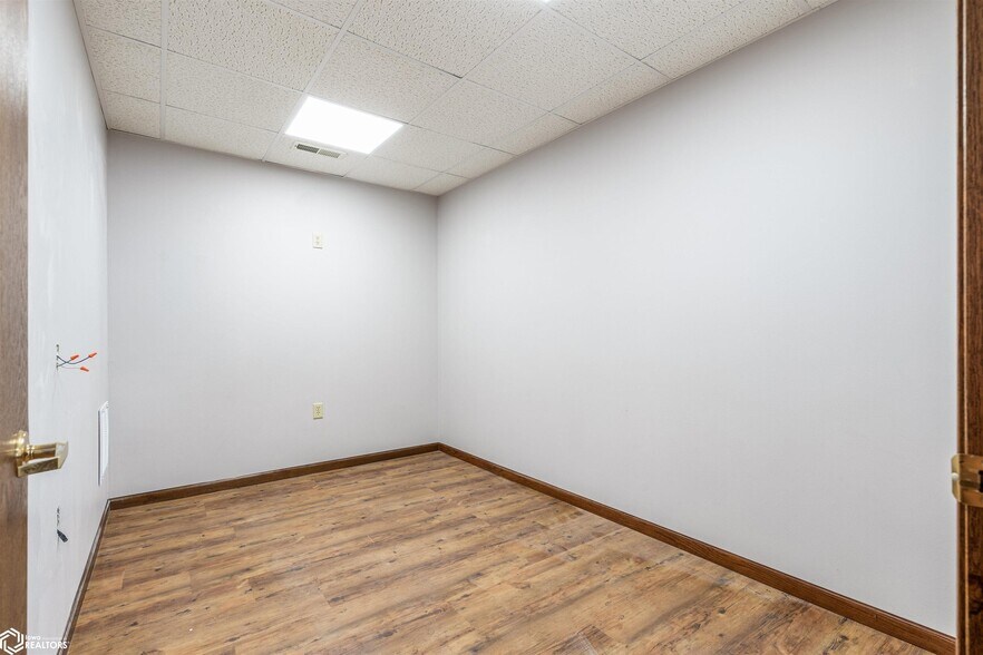 More Photos Of 3031 Flint Hills Dr, Burlington Office For Sale