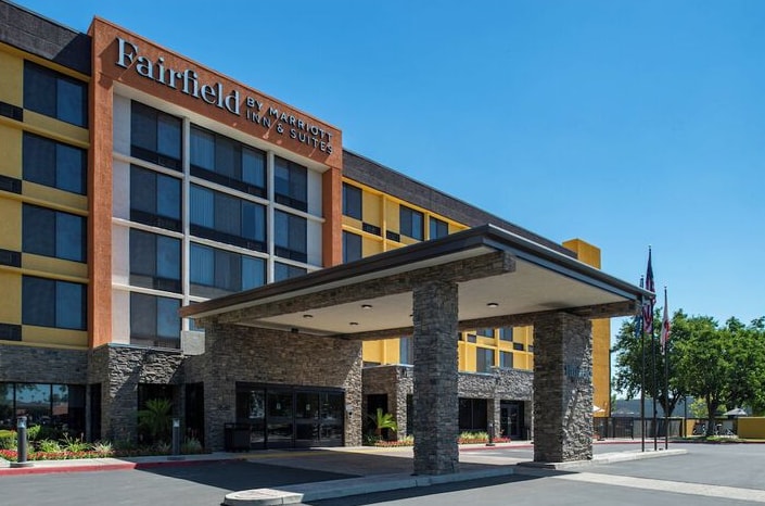 More Photos Of 3540 Rosedale Hwy, Bakersfield Hotel For Sale