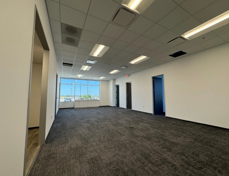 More Photos Of 701 North Red Bud Lane, Round Rock Unknown For Lease