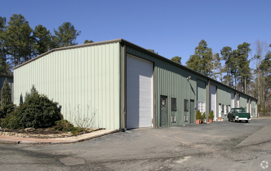 More Photos Of 233 Parkway Dr, Williamsburg Warehouse For Lease