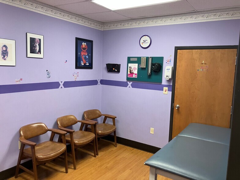 More Photos Of 5314 MacCorkle Ave, Charleston Medical For Sale