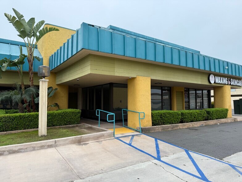 More Photos Of 301-345 W Main St, El Cajon Unknown For Lease