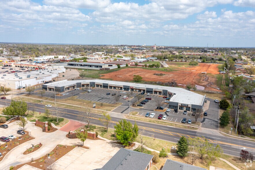 More Photos Of 610 S Kelly Ave, Edmond General Retail For Lease