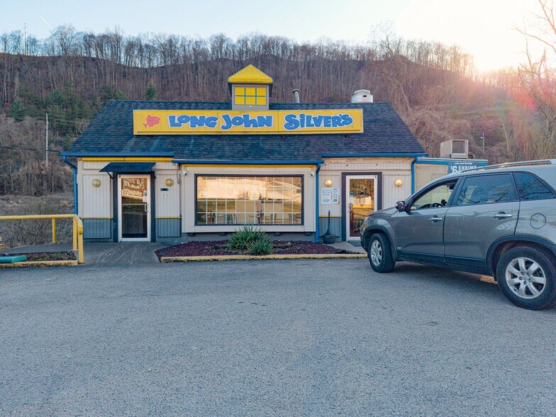 Primary Photo Of 234 S Main St, Hazard Fast Food For Sale