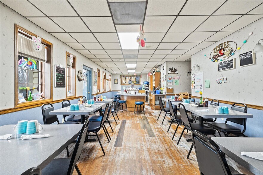 More Photos Of 6290 S Martin Rd, New Berlin Restaurant For Sale