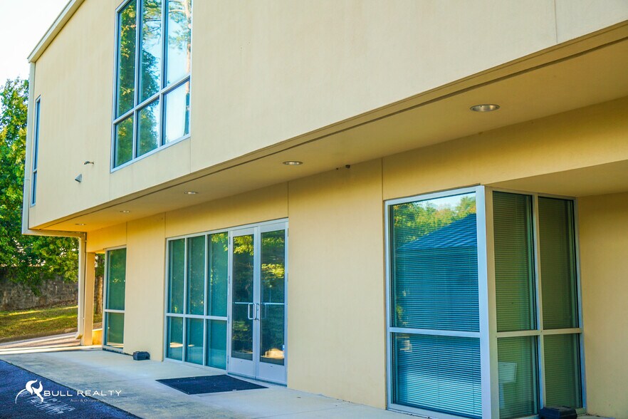 Primary Photo Of 2678 Buford Hwy, Atlanta Medical For Lease