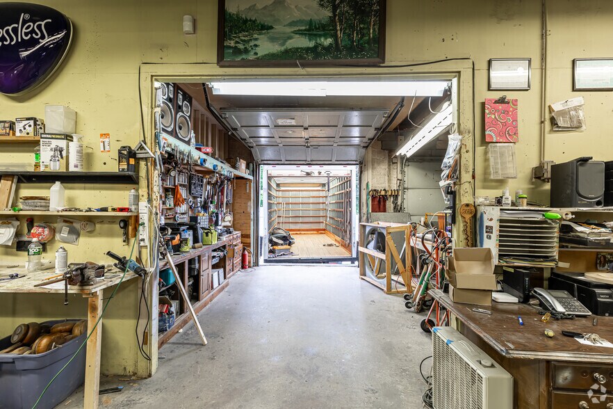 More Photos Of 453 New Park Ave, West Hartford Warehouse For Sale