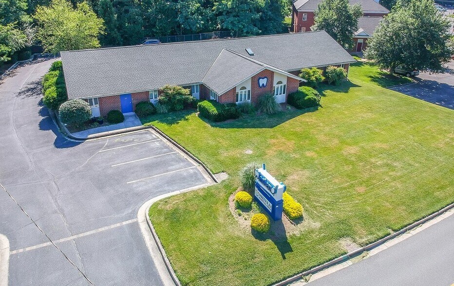 Primary Photo Of 12205 Gayton Rd, Richmond Office For Lease