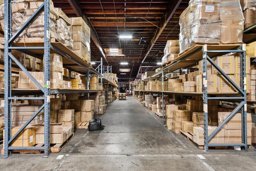 More Photos Of 6310 Corsair St, Commerce Manufacturing For Sale