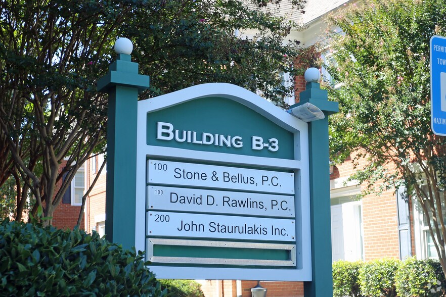 More Photos Of 6849 Peachtree Dunwoody Rd NE, Atlanta Office For Lease