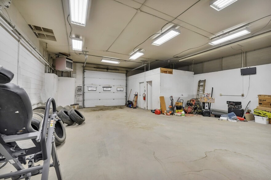 More Photos Of 4727 60 St, Red Deer Service For Sale