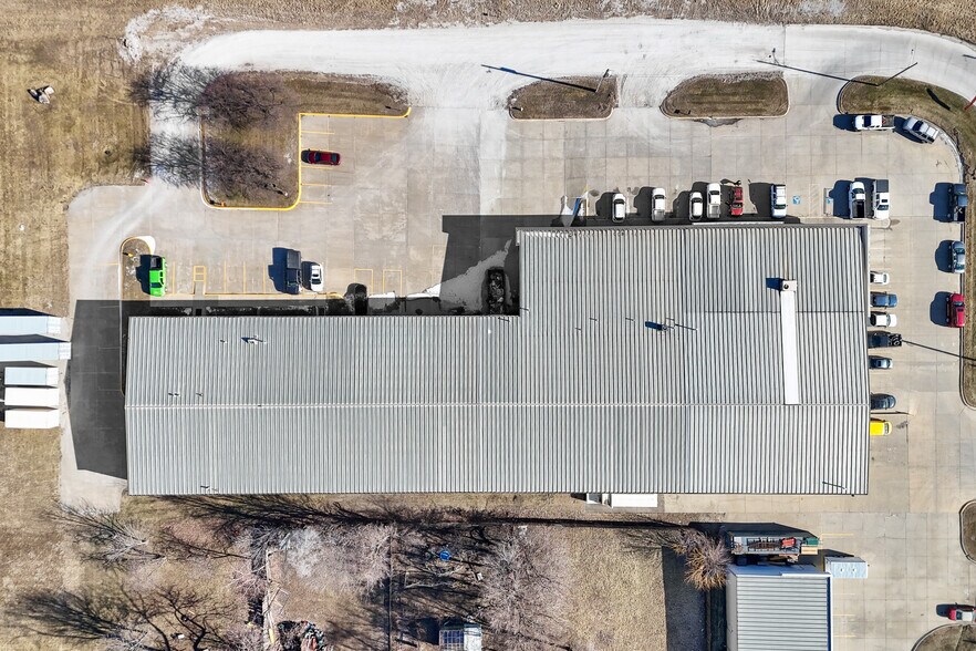 More Photos Of 2150 Milton ave, Des Moines Industrial For Sale