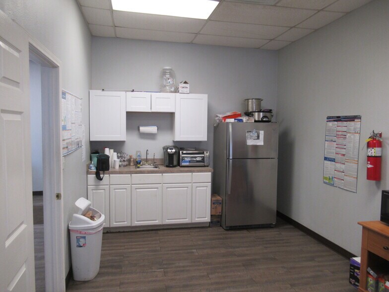 More Photos Of 8296 W Interstate 20, Midland Warehouse For Lease