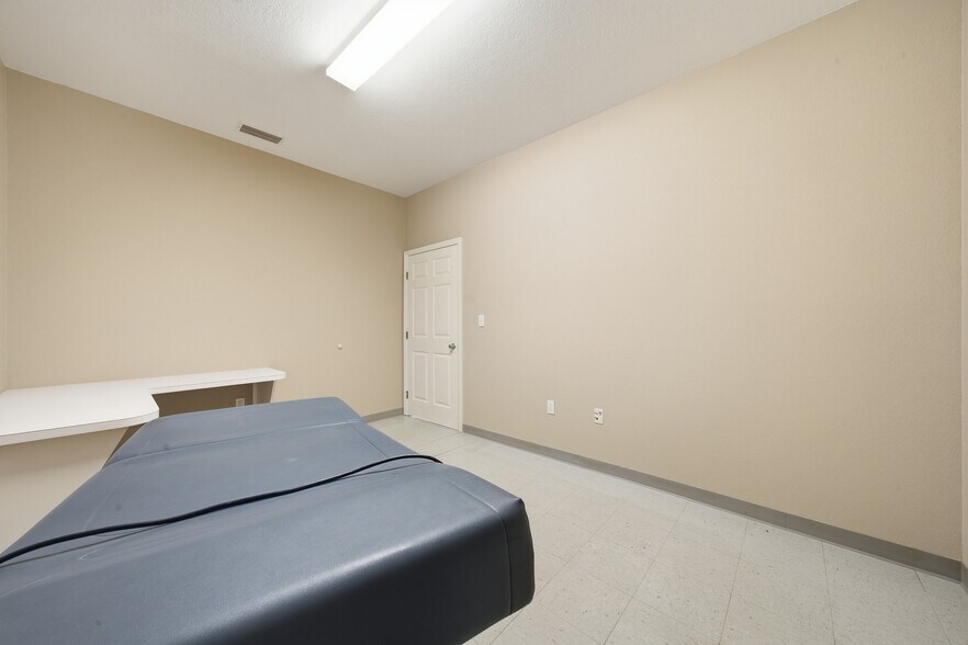 More Photos Of 401 W Interlake Blvd, Lake Placid Office For Sale