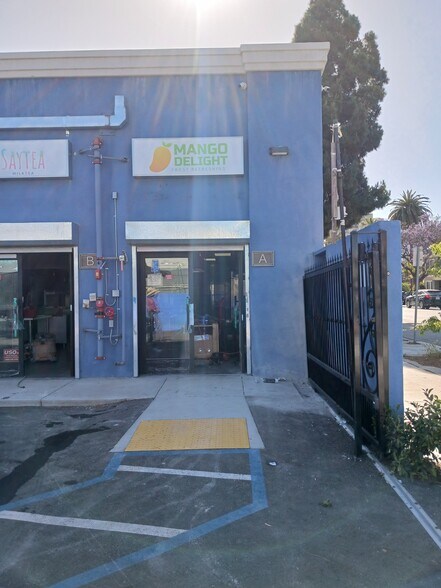 More Photos Of 222 E 10th St, Long Beach Restaurant For Lease