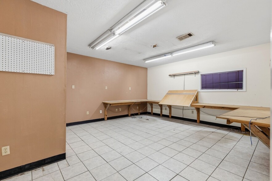 More Photos Of 516 FM 3083 Rd, Conroe Industrial For Lease