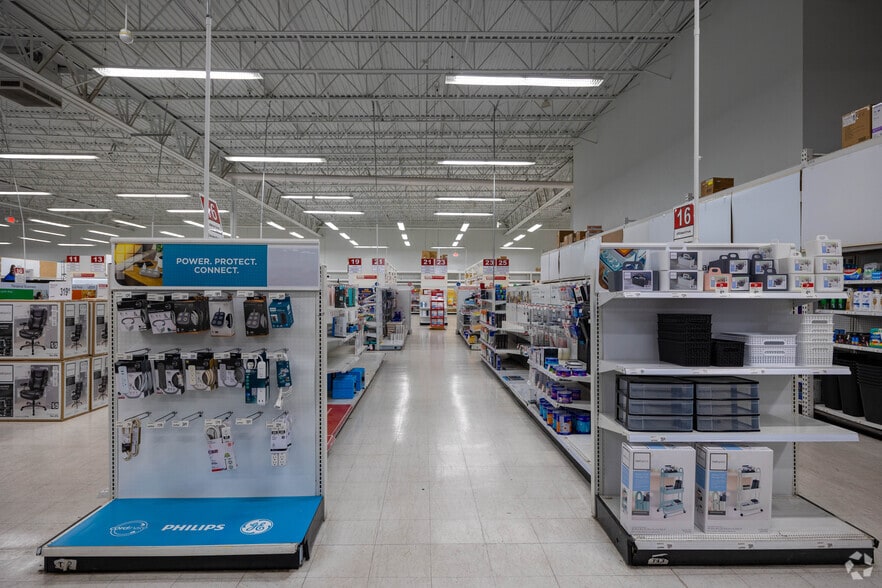 More Photos Of 1405-1409 Renaissance Blvd NE, Albuquerque General Retail For Sale