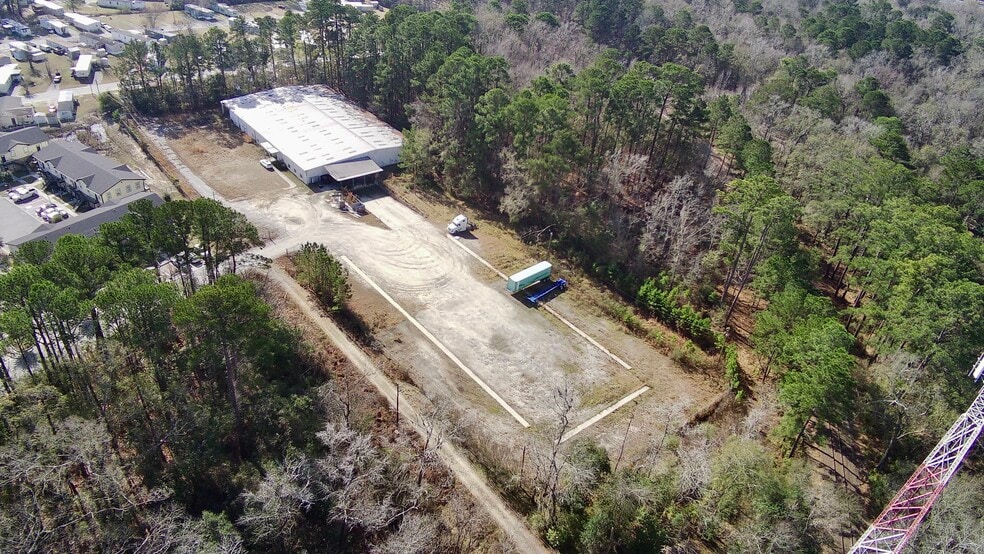 More Photos Of 111 Sparkman Dr, Garden City Warehouse For Lease
