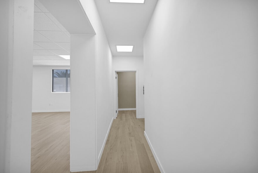 More Photos Of 210 NE 68th St, Miami Warehouse For Sale