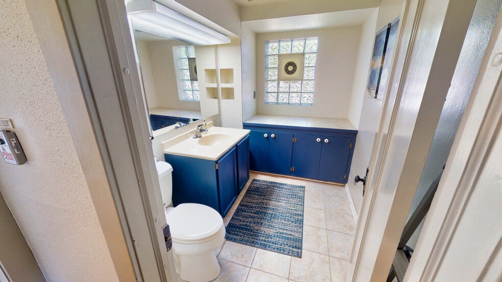 More Photos Of 849 N Ellsworth St, Naperville Office For Sale