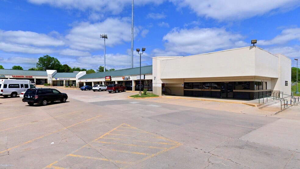More Photos Of 2307-2329 W Edison St, Tulsa Unknown For Lease