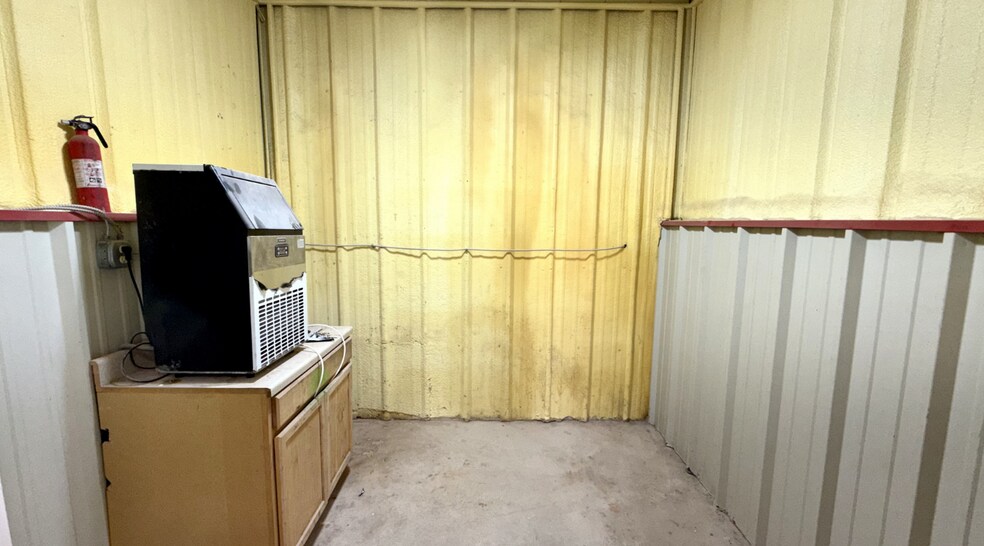 More Photos Of 9503 E County Road 97, Midland Warehouse For Lease