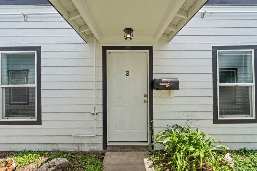 More Photos Of 521 2nd Ave N, Texas City Apartments For Sale