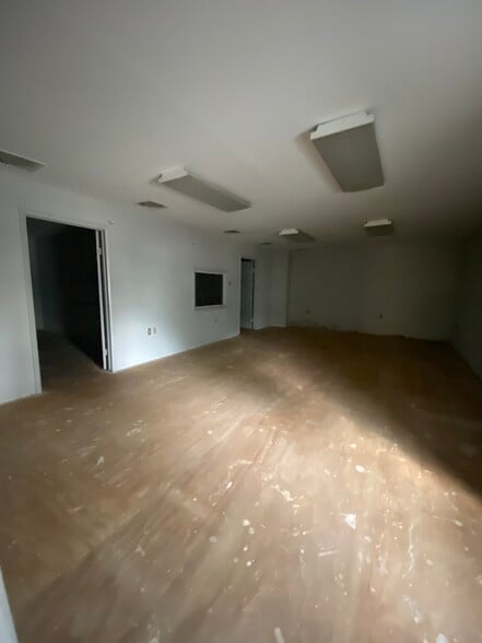 More Photos Of 230-236 Marshall St, Elizabeth Manufacturing For Lease