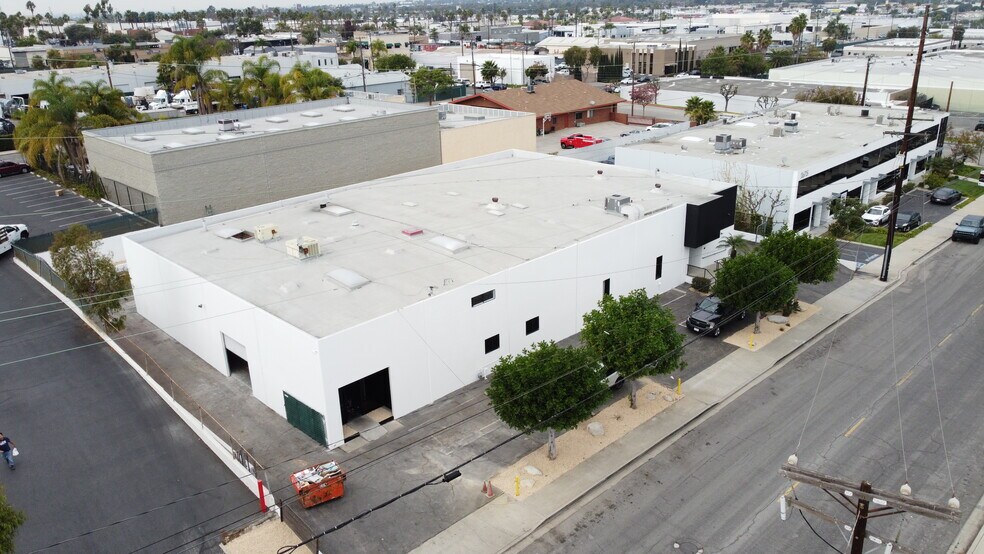More Photos Of 2659-2661 Junipero Ave, Signal Hill Warehouse For Lease