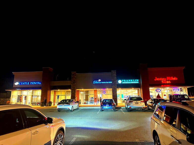 More Photos Of 471-479 W Central St, Franklin Freestanding For Lease