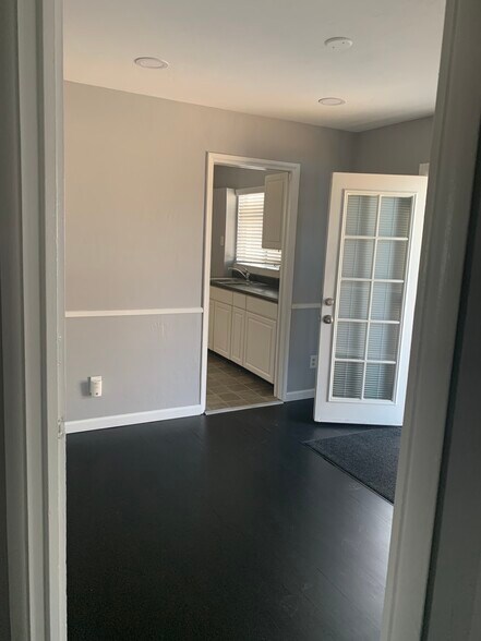 More Photos Of 3917 Stockdale Hwy, Bakersfield Medical For Sale