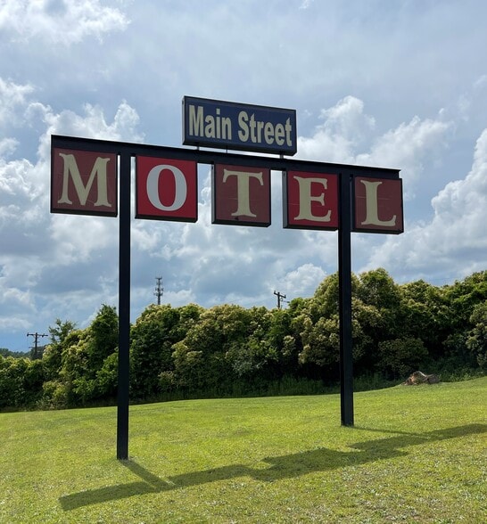More Photos Of 700 W Main St, Spartanburg Hotel For Sale