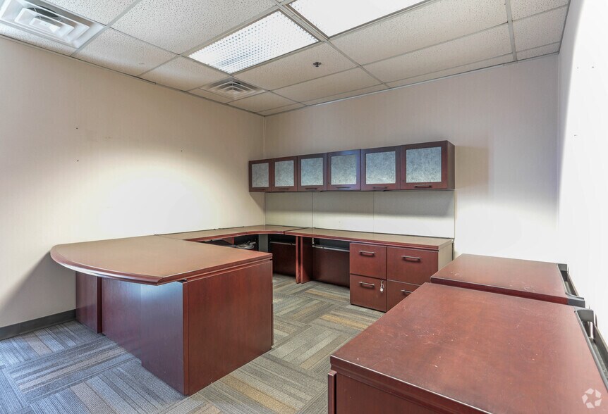 More Photos Of 16500 W 12 Mile Rd, Southfield Office For Lease