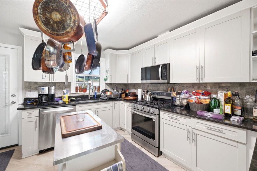More Photos Of 8744 Gall Blvd, Zephyrhills Hotel For Sale