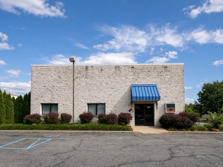 Primary Photo Of 107 Ruthar Dr, Newark Auto Repair For Sale