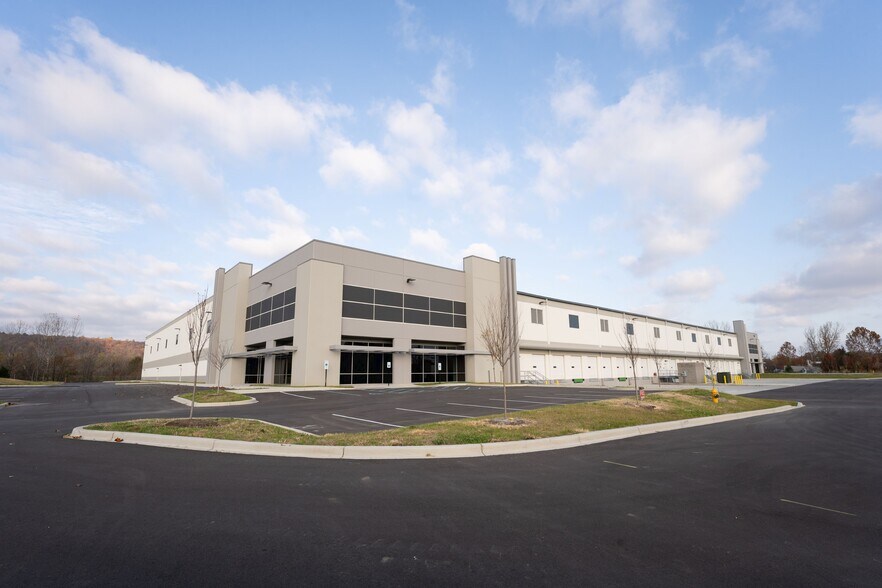Primary Photo Of 8300 Cane Run Rd, Louisville Distribution For Lease