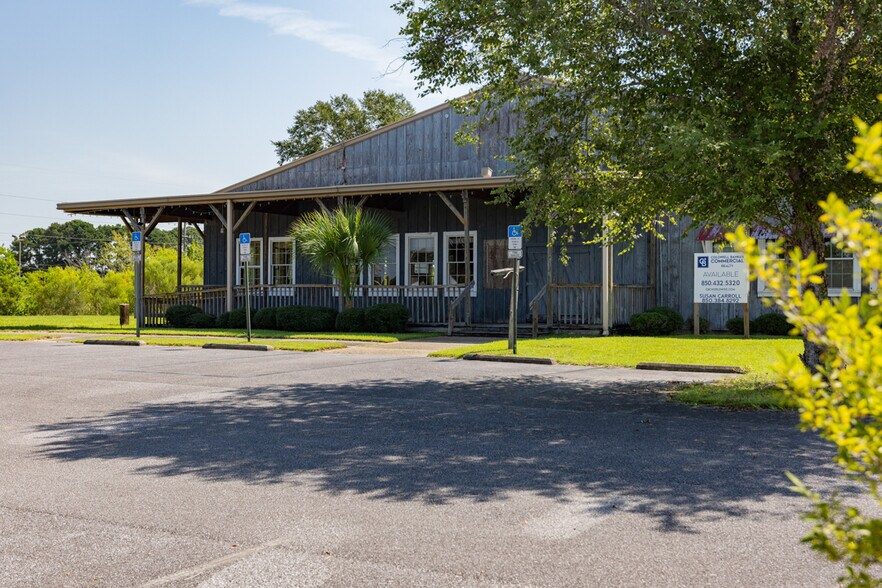 More Photos Of 9310 Baldridge Dr, Pensacola Restaurant For Sale