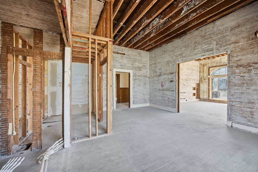 More Photos Of 104 Spruce St E, Ilwaco General Retail For Sale