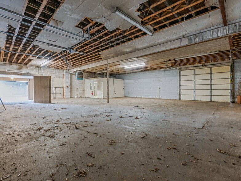 More Photos Of 1048 Patton Ave, Asheville Storefront For Lease